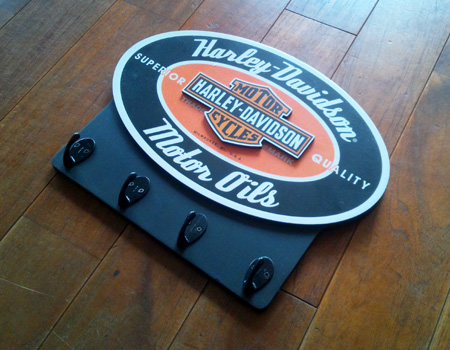 MOTOR OIL KEY RACK