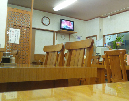 やいづ屋さんの店内