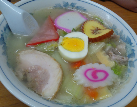 やいづ屋さんの五目ラーメン