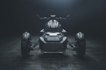 4月30日(火)　・・・　モトグッツィ V85TT 発売記念アクセサリーパックキャンペーン