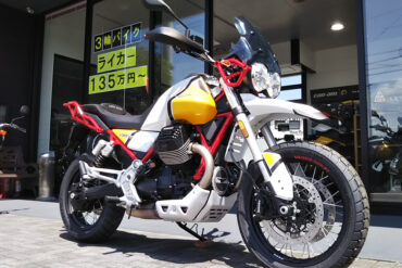 6月13日(木)　・・・　モト・グッツィ V7Ⅲ Carbon Shine 入荷展示中です。