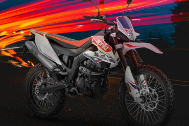 4月26日(月)　・・・　FB モンディアル パガーニ125 / ヤマハ XSR155 / ホンダ CB190SS　入荷展示中です。