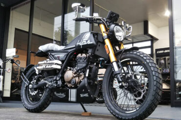 9月21日(火)　・・・　またまたこんなバイクが入荷です。新車 スズキ DR200SE TROJAN トロージャン