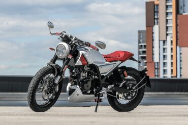 7月23日(木)　・・・　FBモンディアル HPS 125 試乗車を設置いたしました。